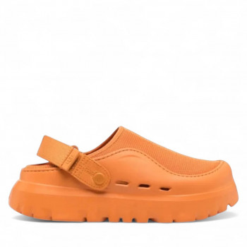 UGG PeakMod Apricot