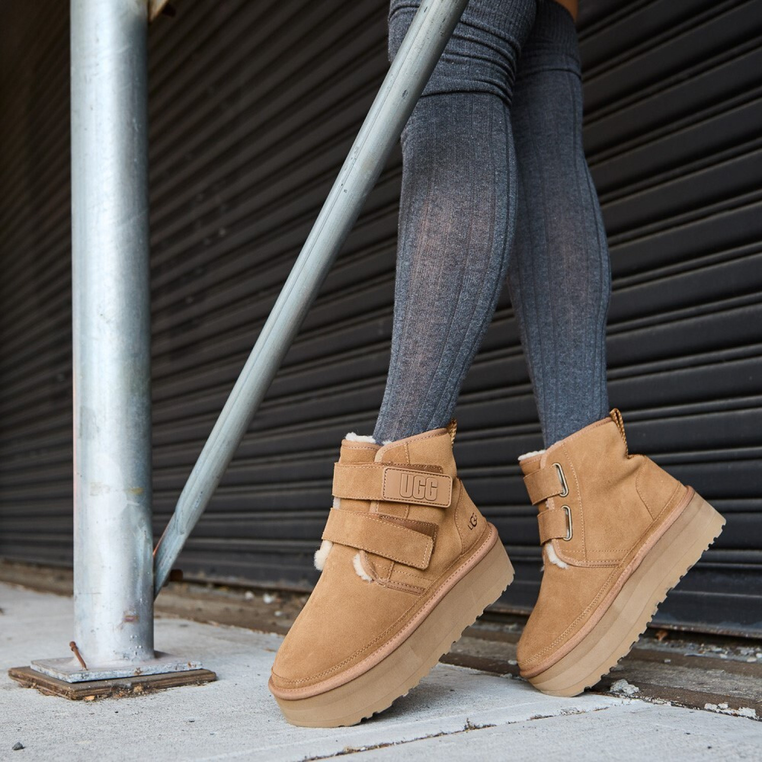 UGG Neumel Platform Buckle Chestnut