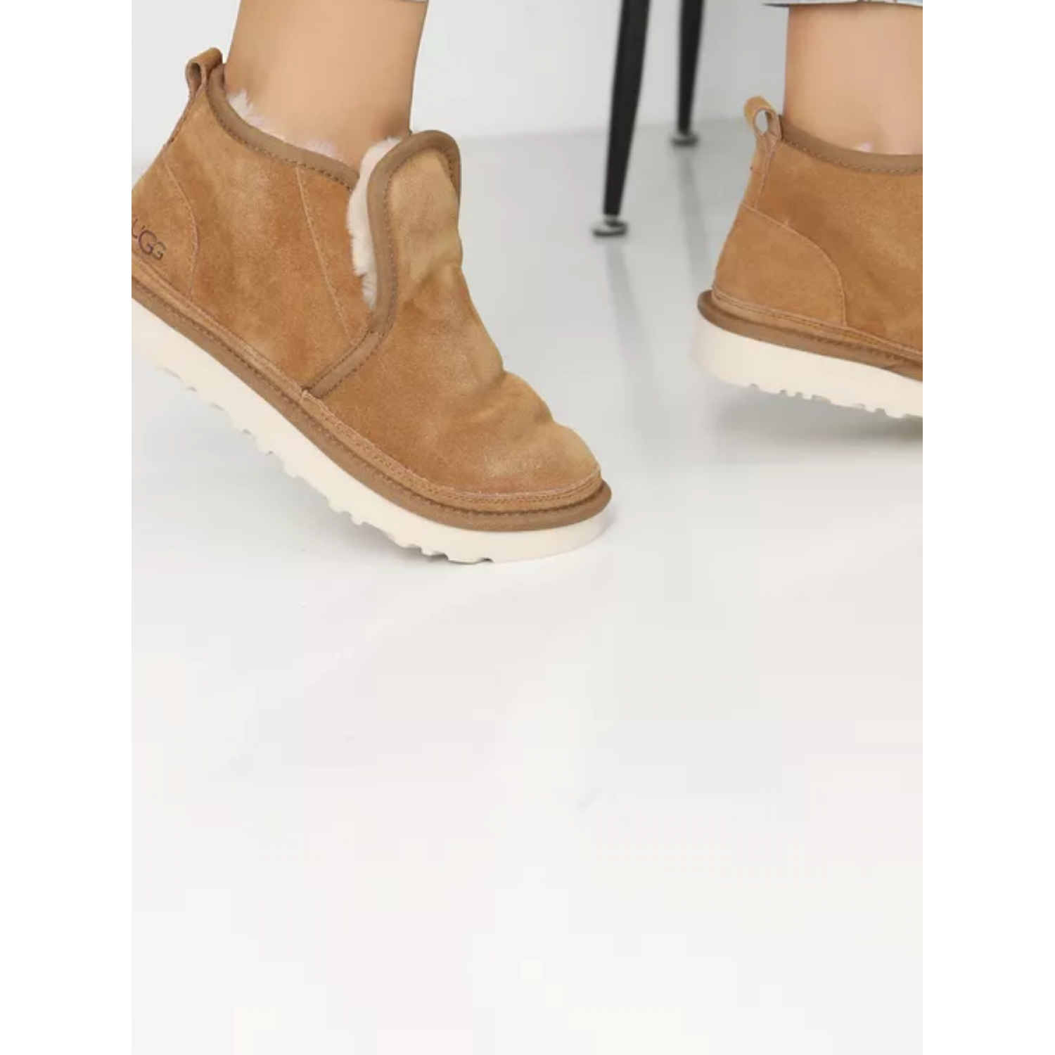UGG Neumel Minimal Chestnut