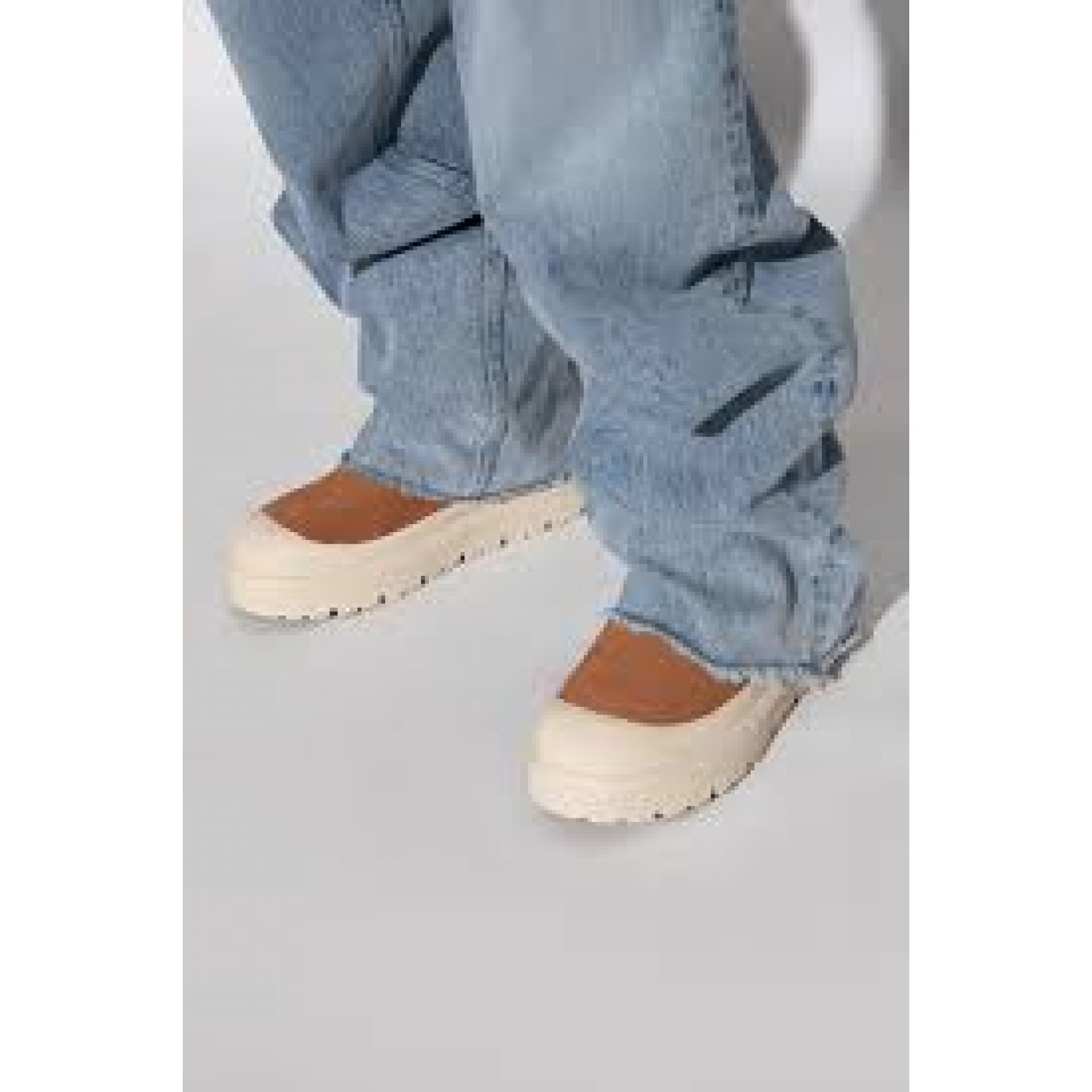 UGG Mini Weather Hybrid Black