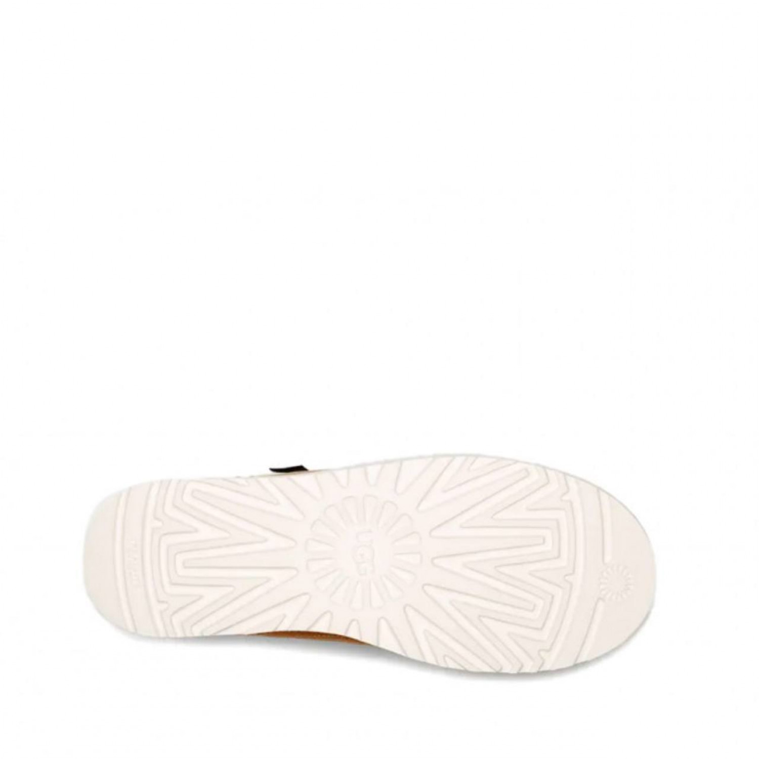 UGG Highland Hi GoreTex Sand