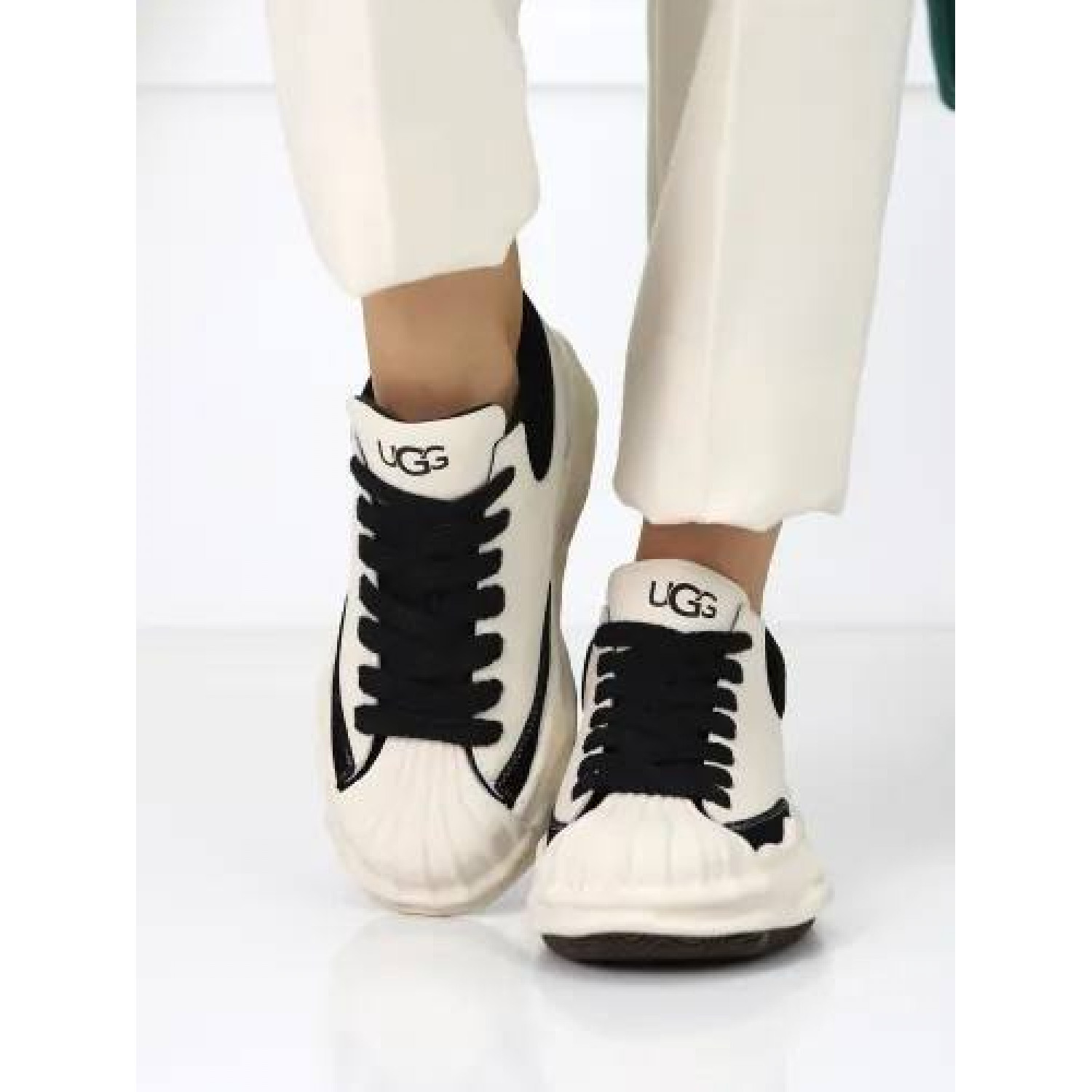 UGG Marin White