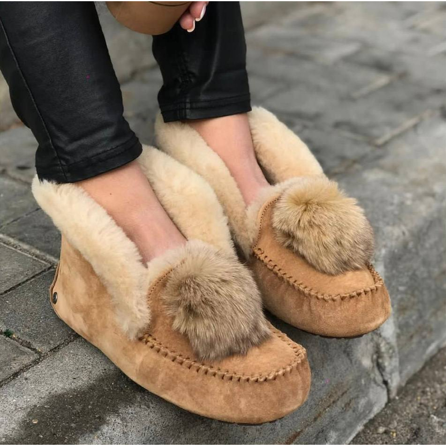 UGG Alena Pom Pom Black