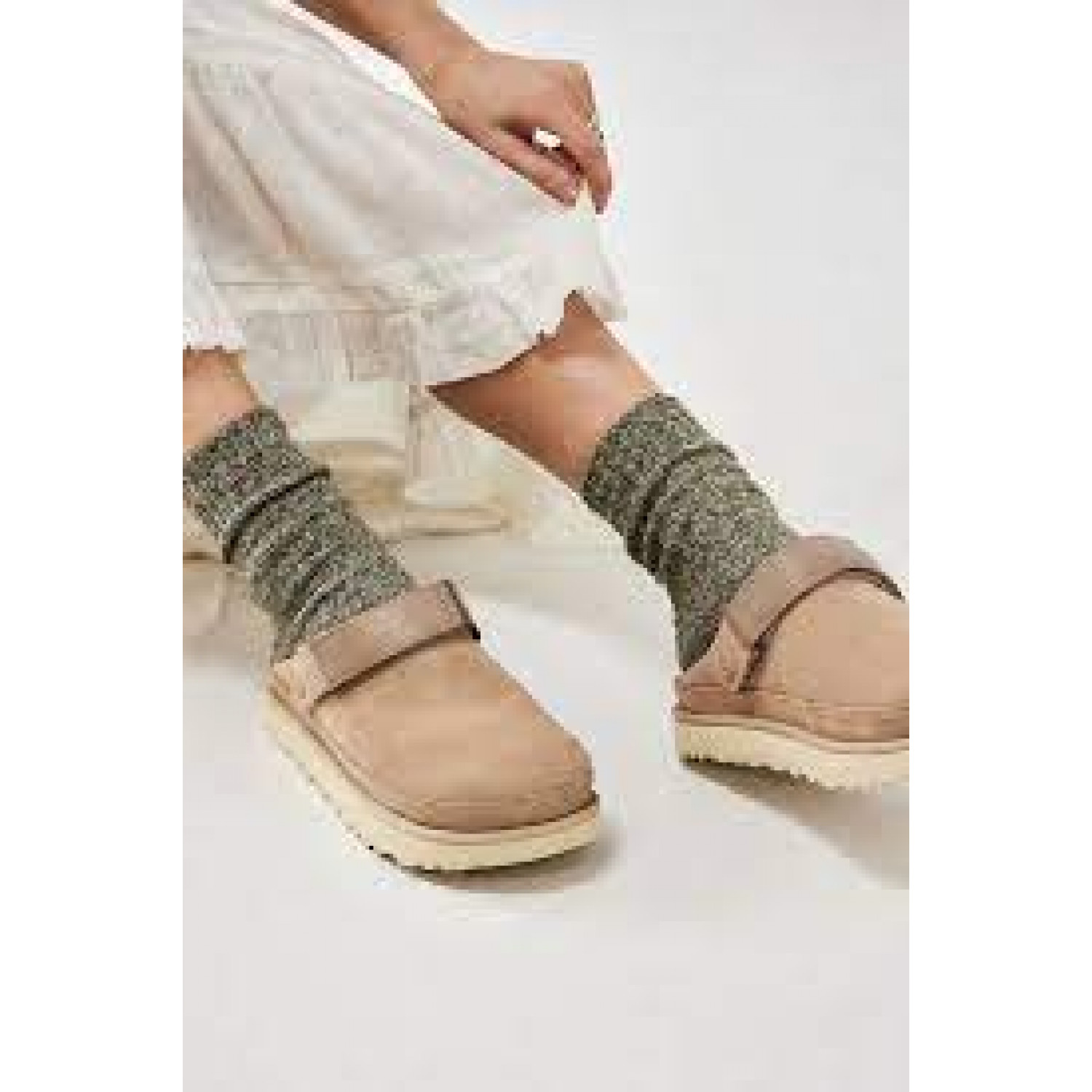 UGG Goldenstar Clog Sand
