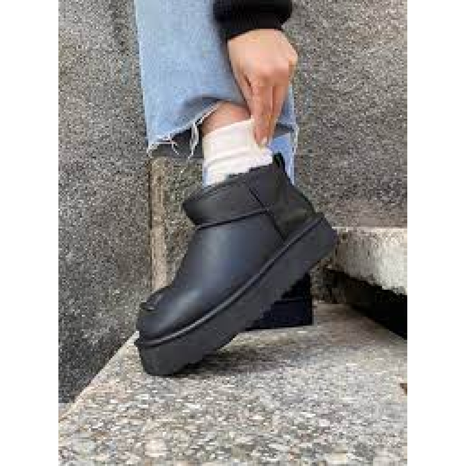 UGG Classic Ultra Mini Platform Leather Black